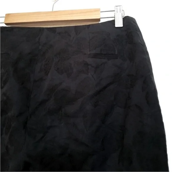 THE ROWViscose Cropped Pants Black Floral 8